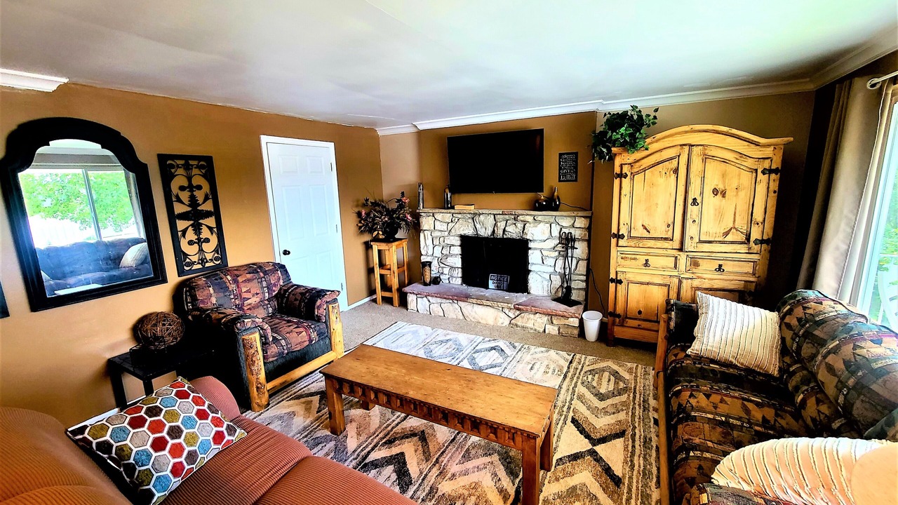 Photo of Livingroom in Cottonwood Heights
