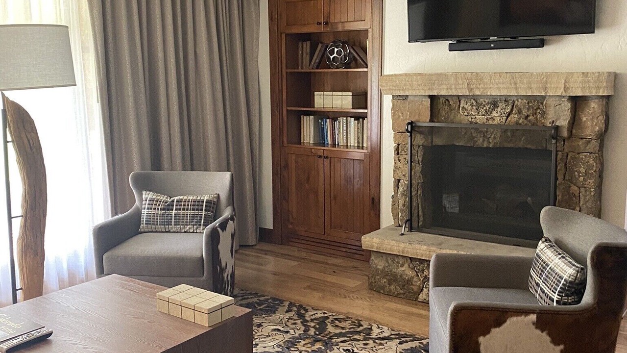 Photo of Livingroom in Avon