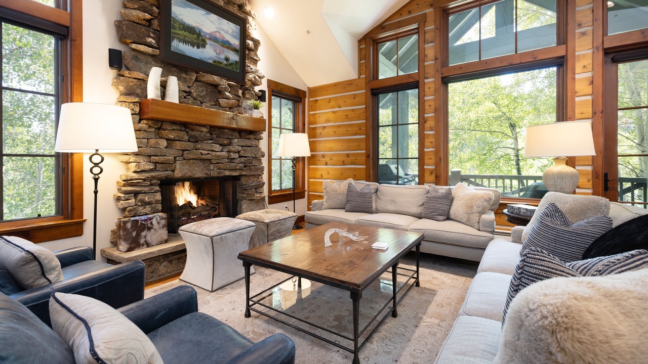 Photo of Livingroom in Avon