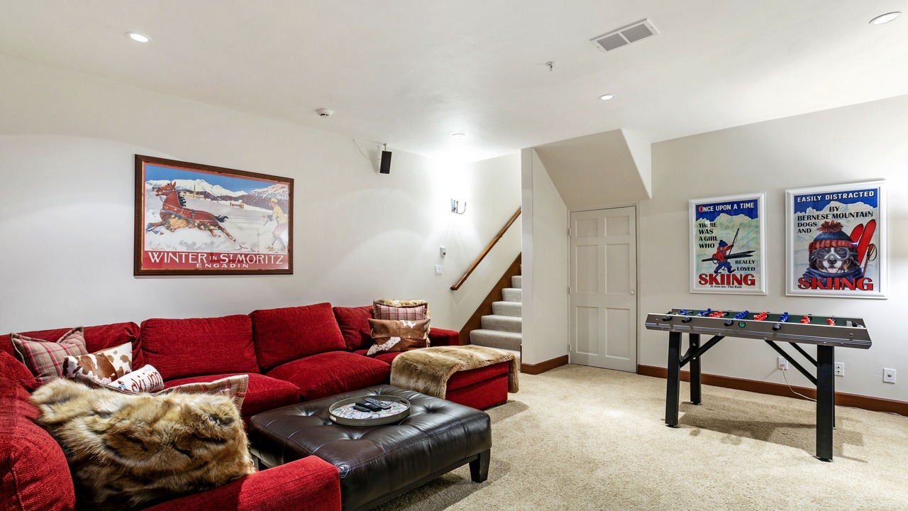 Photo of Livingroom in Avon
