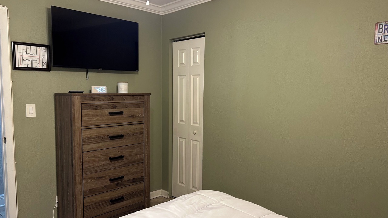 Photo of Bedroom in Riverside Park