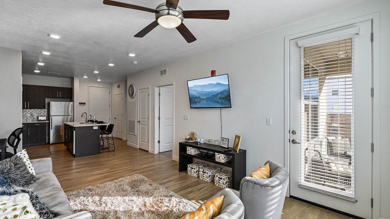 Photo of Livingroom in Draper