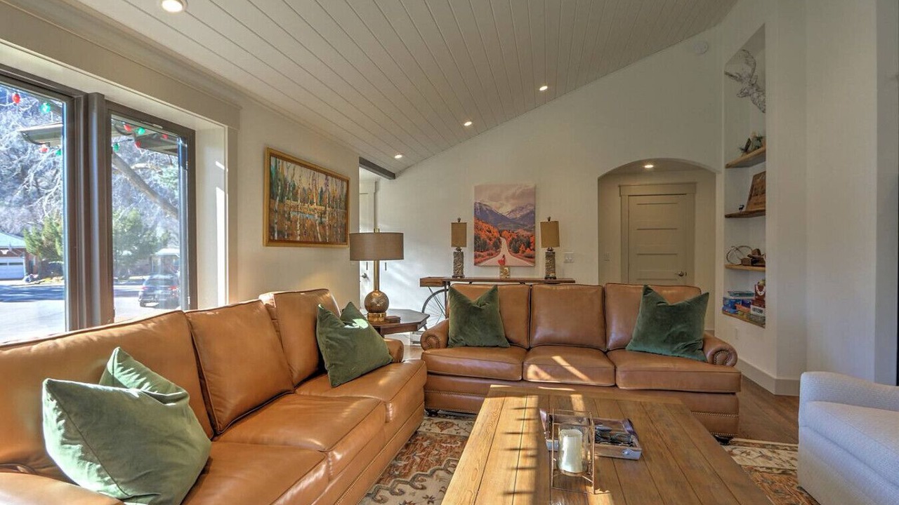 Photo of Livingroom in Glenwood Springs