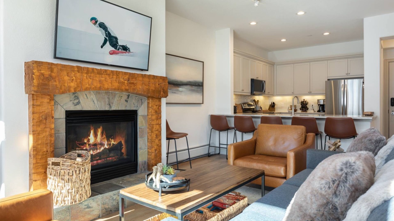Photo of Livingroom in Avon