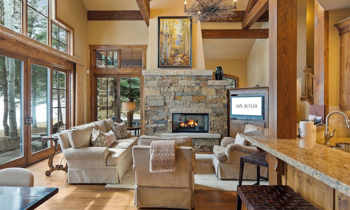 Photo of Livingroom in Edwards