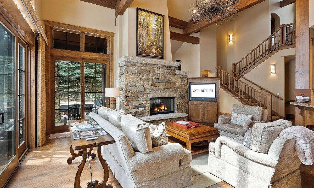 Photo of Livingroom in Edwards