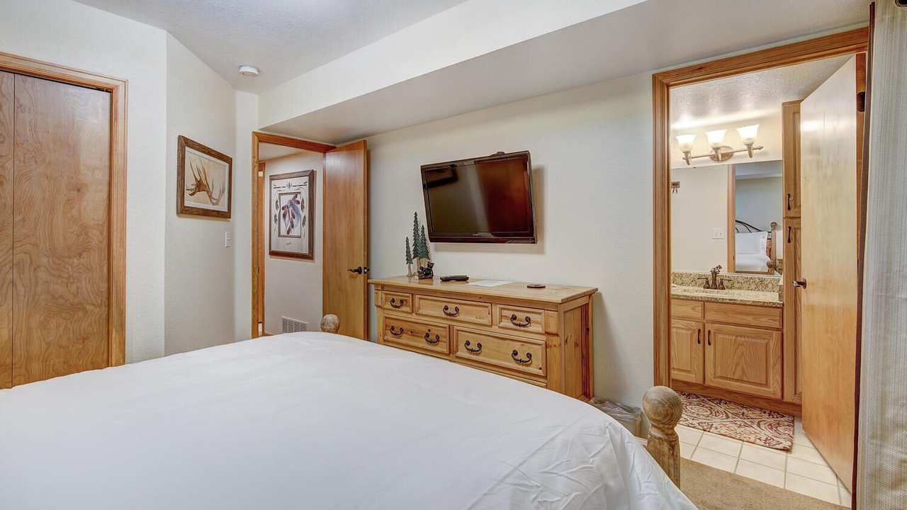 Photo of Bedroom in Warrior's Mark