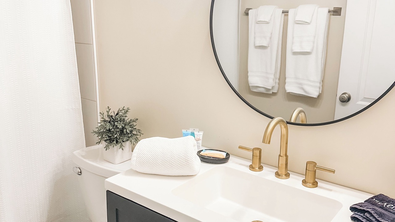 Photo of Bathroom in Sandy