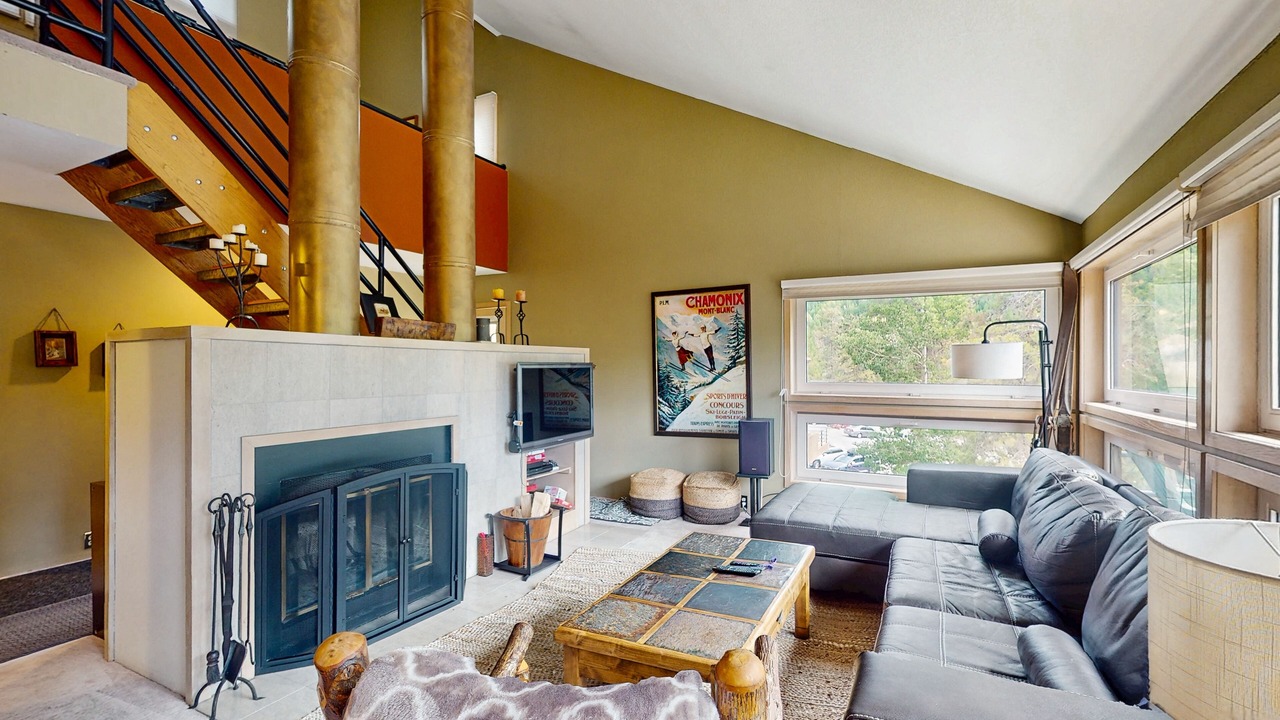 Photo of Livingroom in Vail