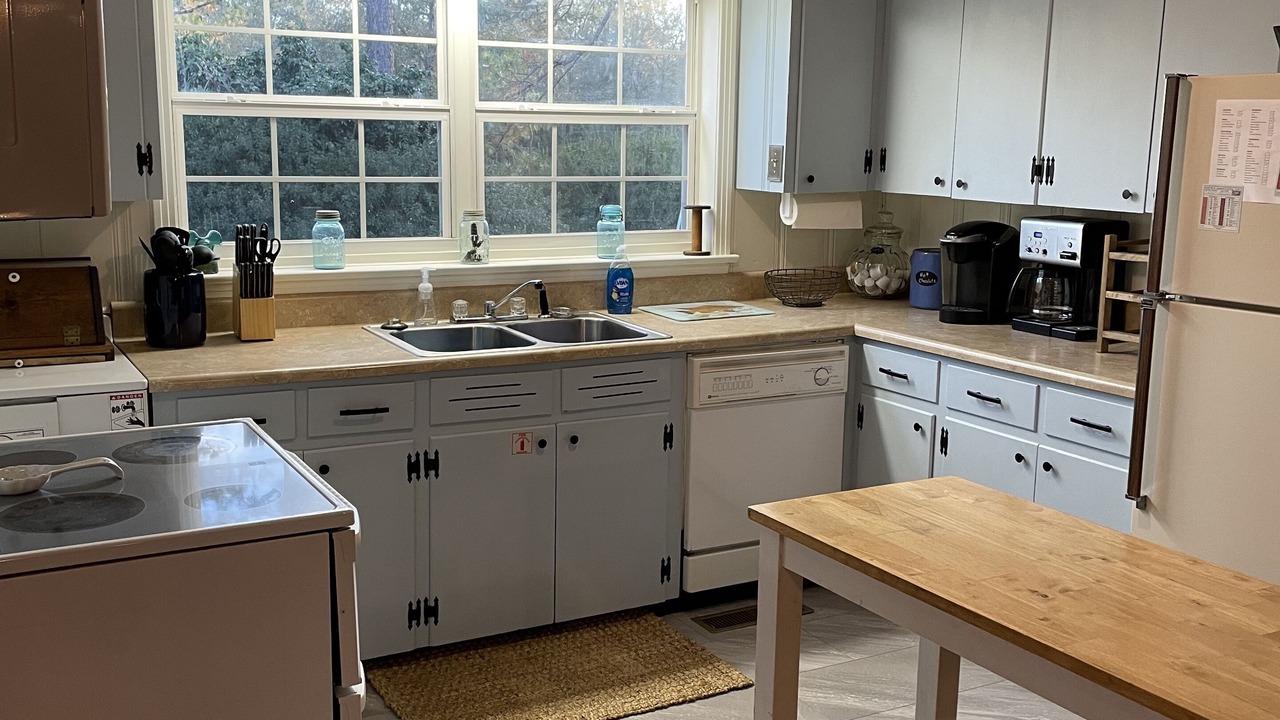 Photo of Kitchen in Wing