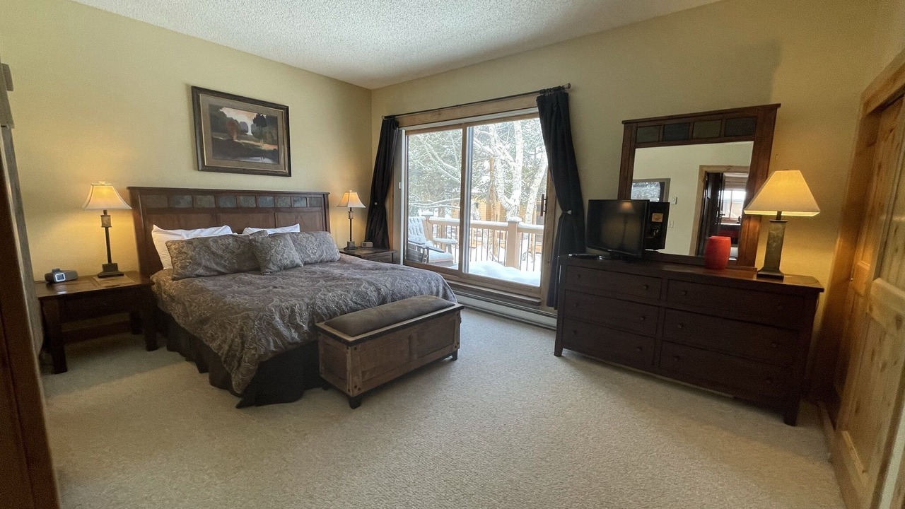 Photo of Bedroom in Peak 9
