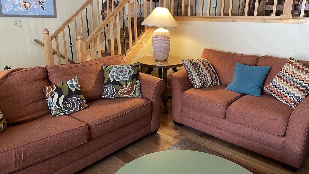 Photo of Livingroom in Peak 9
