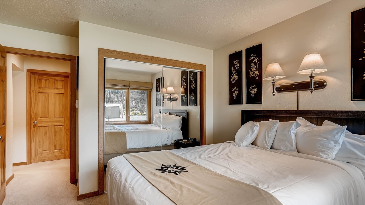 Photo of Bedroom in Lakeside Village