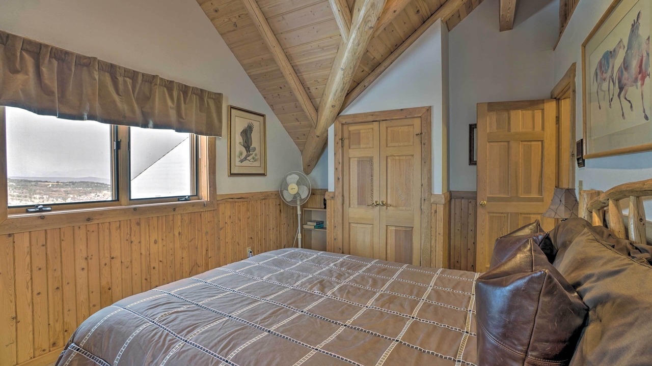 Photo of Bedroom in Glenwood Springs