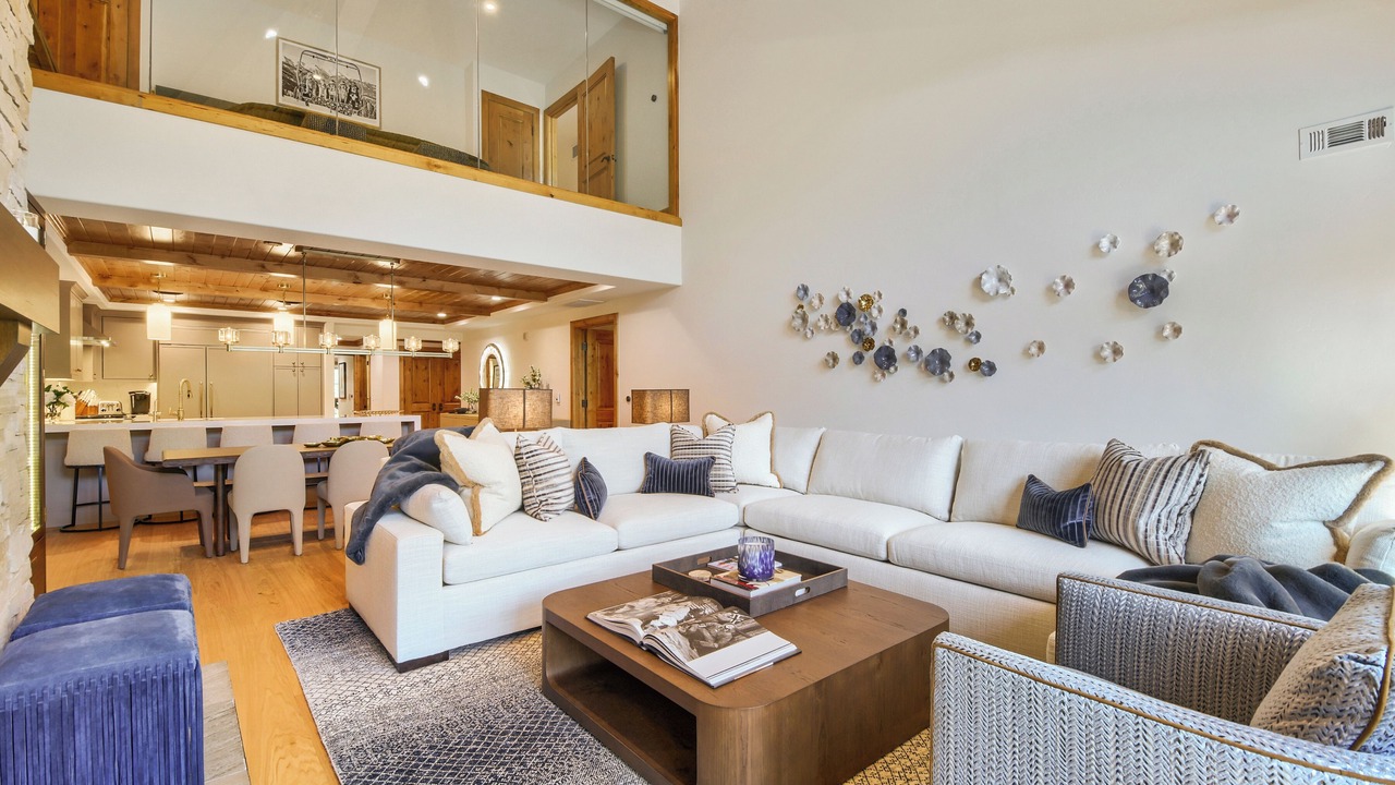 Photo of Livingroom in Vail