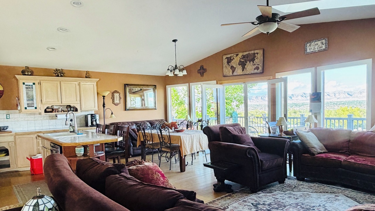Photo of Livingroom in The Ridges