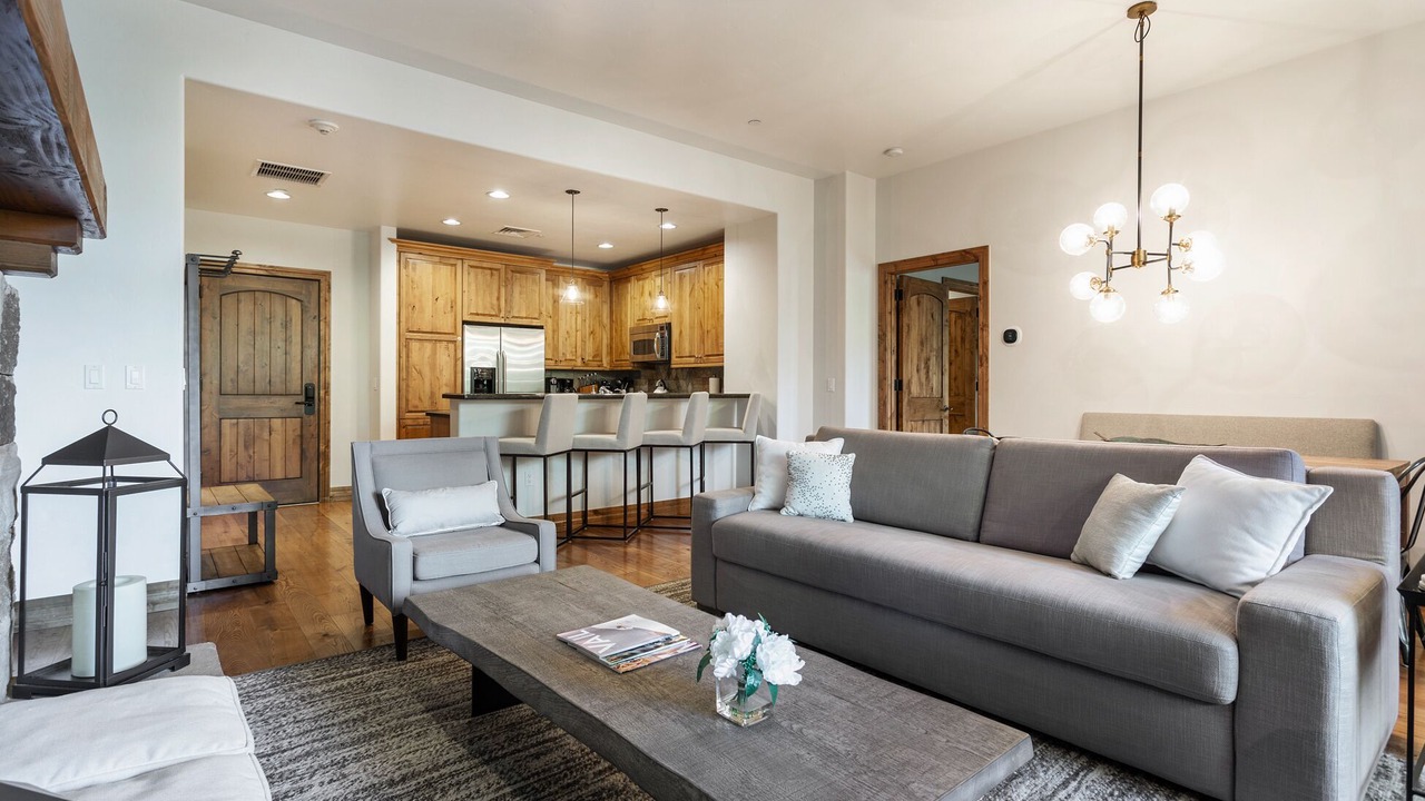 Photo of Livingroom in Avon