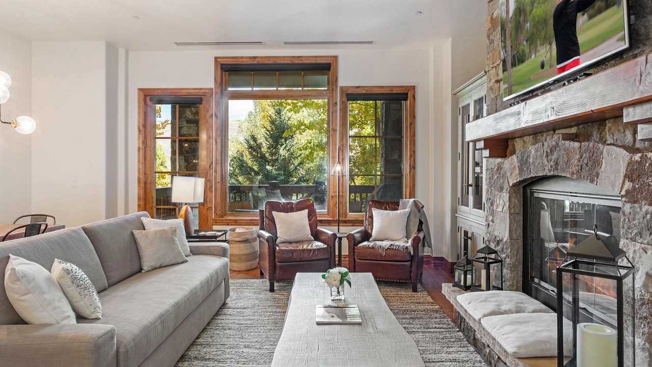 Photo of Livingroom in Avon