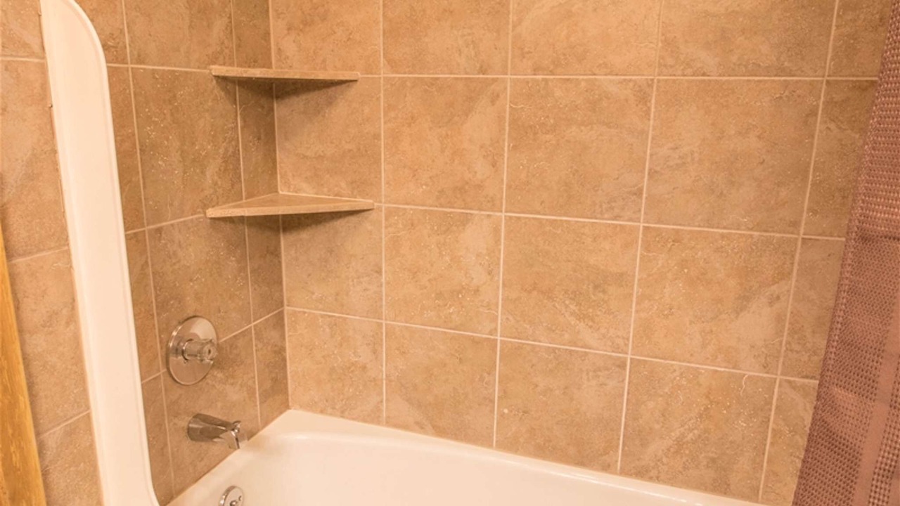 Photo of Bathroom in Peak 9