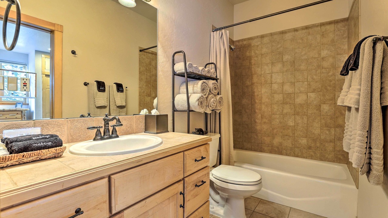 Photo of Bathroom in Warrior's Mark West
