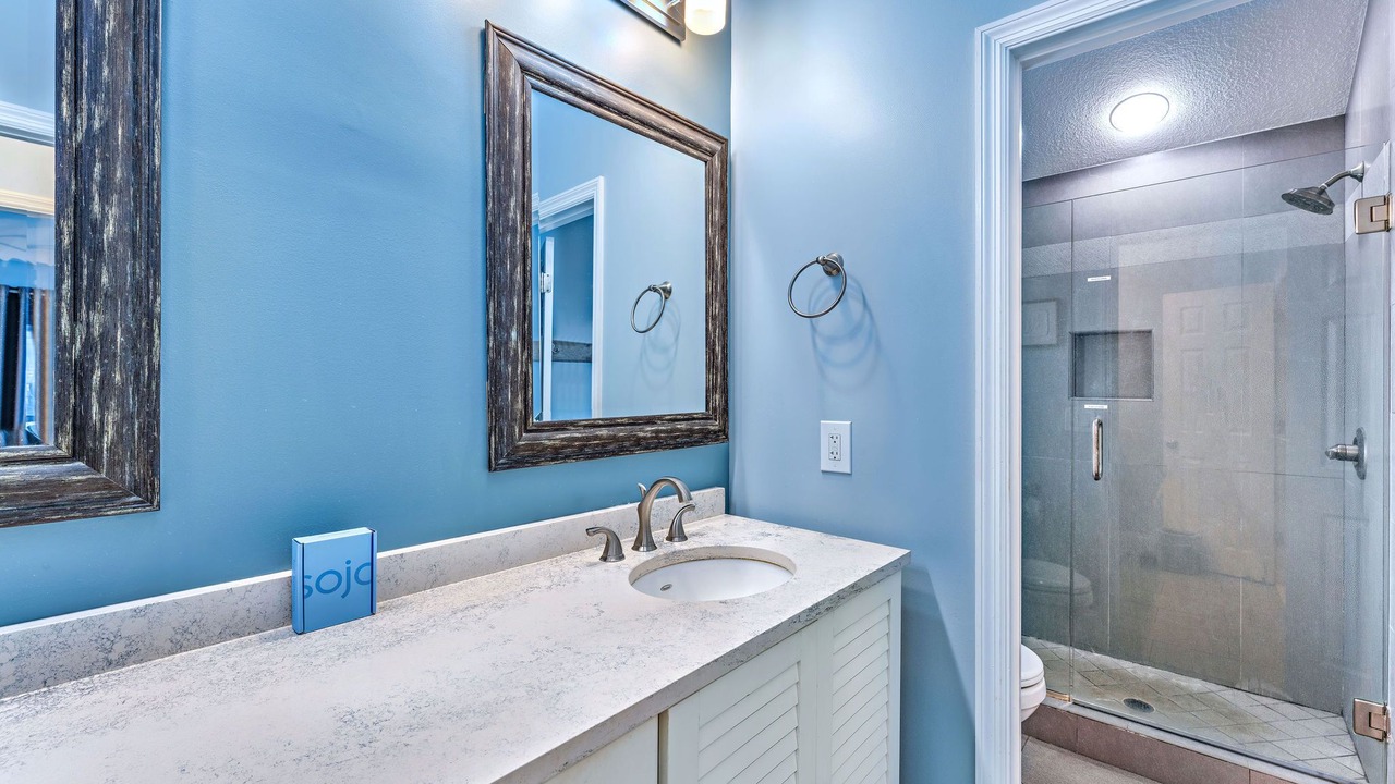 Photo of Bathroom in Plantation