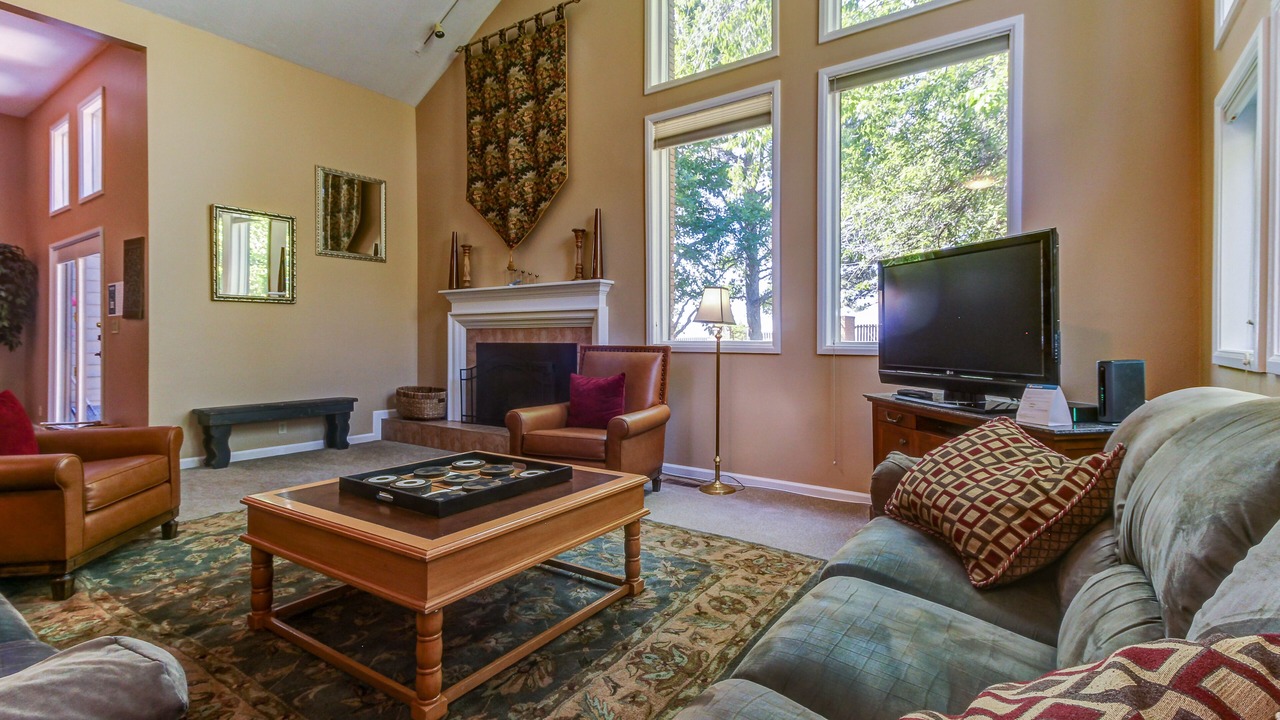 Photo of Livingroom in Cottonwood Heights