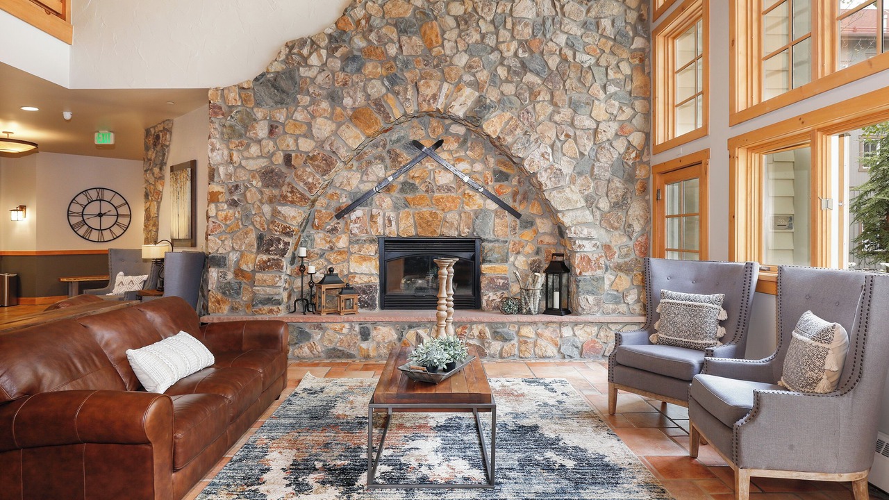 Photo of Livingroom in River Run