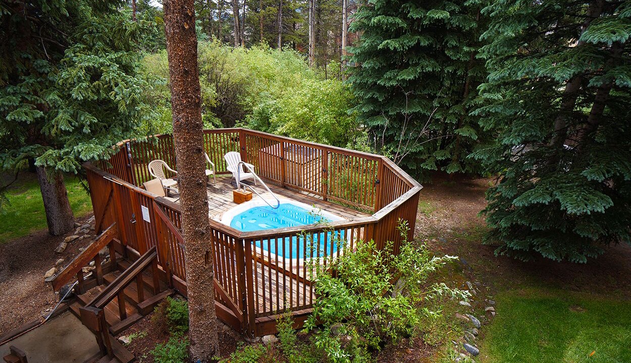 Photo of Outdoor in Four O'Clock