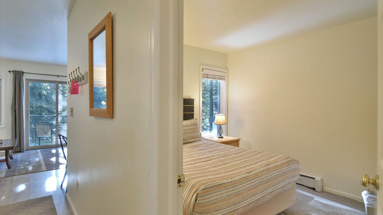 Photo of Bedroom in Four O'Clock