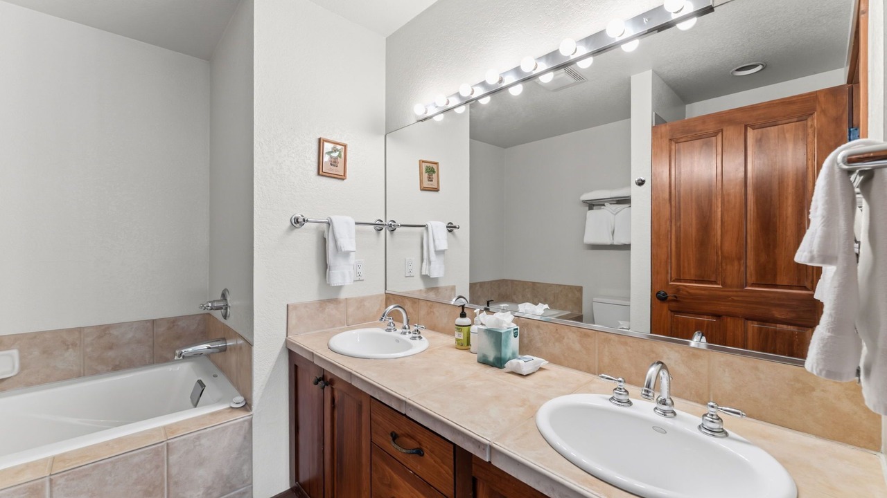 Photo of Bathroom in Peak 9