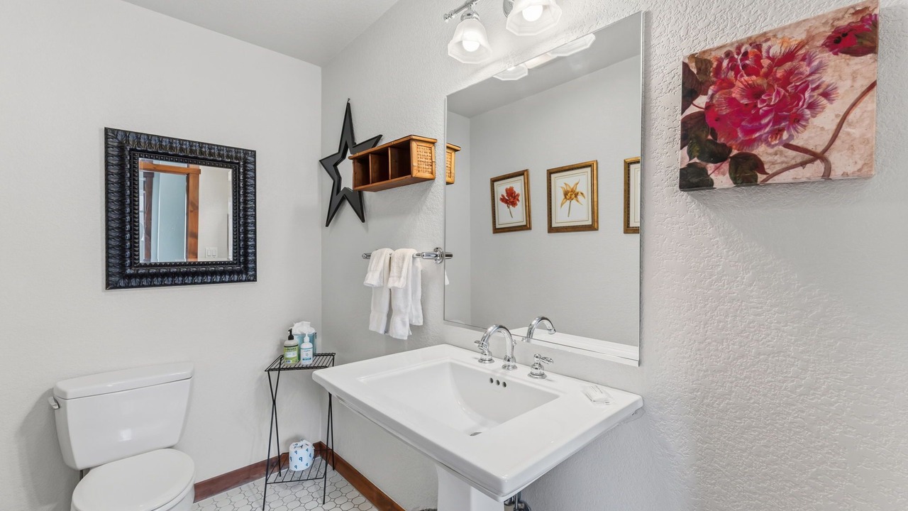 Photo of Bathroom in Peak 9
