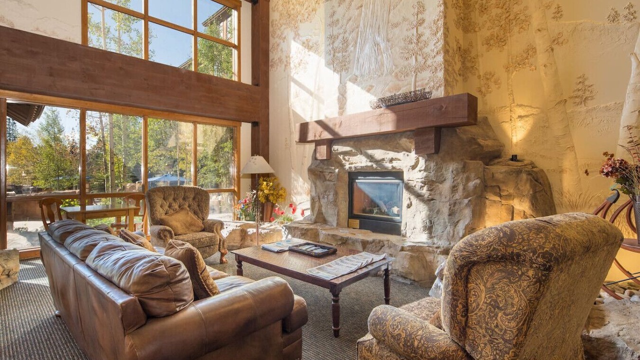 Photo of Livingroom in River Run