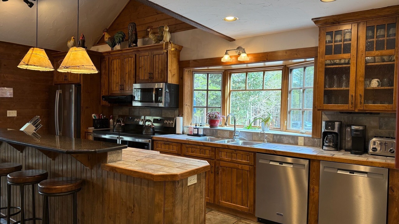 Photo of Kitchen in Peak 8