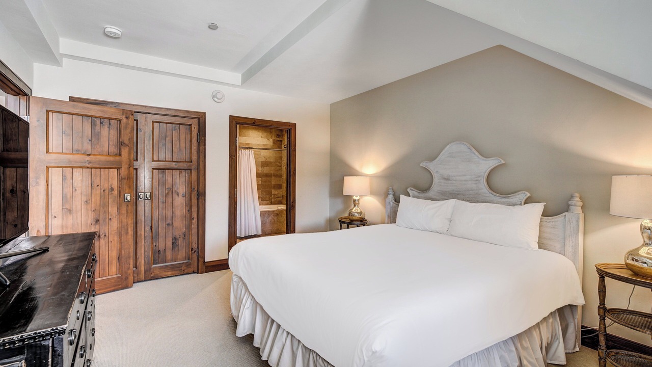 Photo of Bedroom in Avon