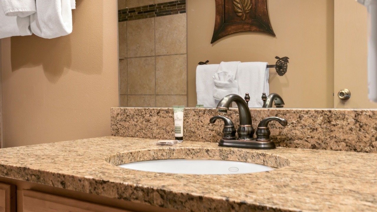 Photo of Bathroom in Peak 9