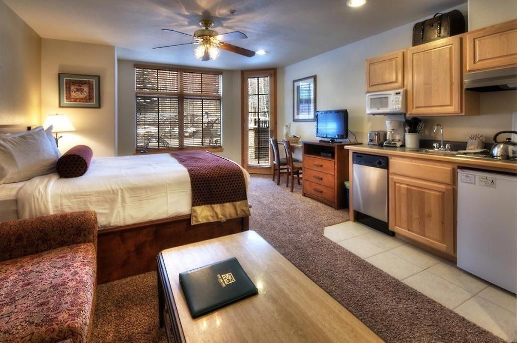 Photo of Bedroom in Four O'Clock
