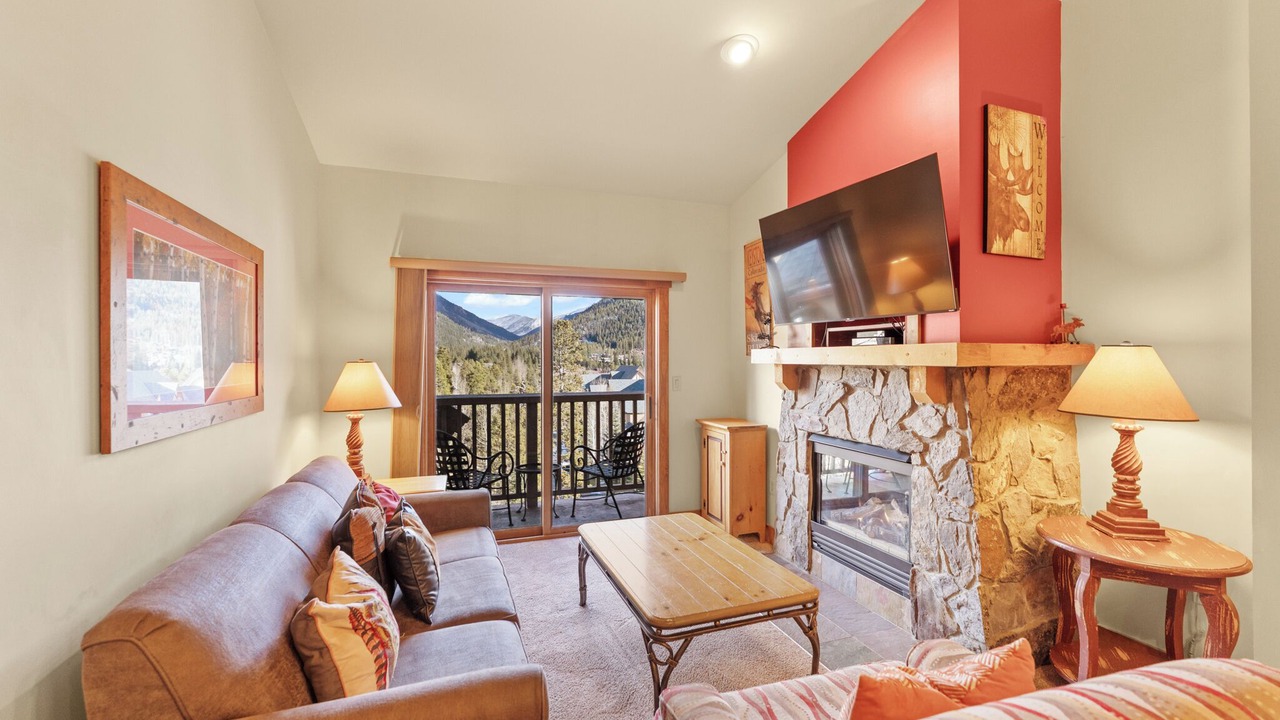 Photo of Livingroom in River Run