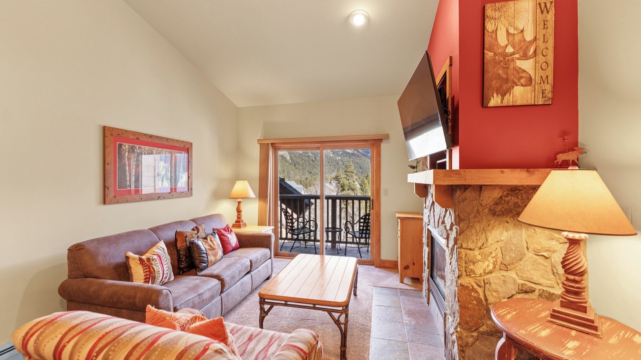 Photo of Livingroom in River Run