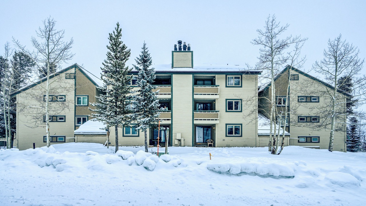 Photo of Outdoor in Peak 8