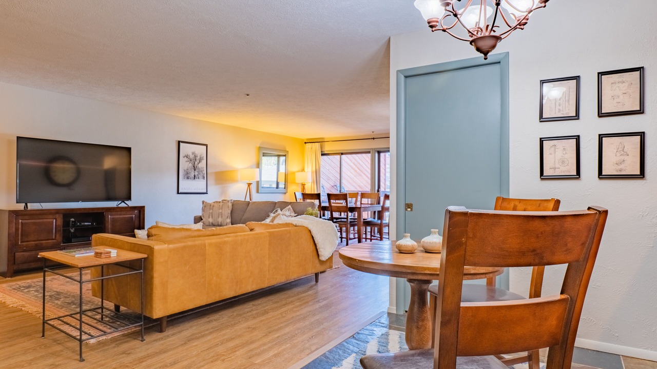 Photo of Livingroom in Historic District