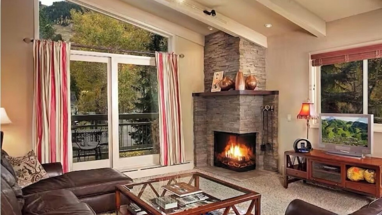 Photo of Livingroom in Downtown