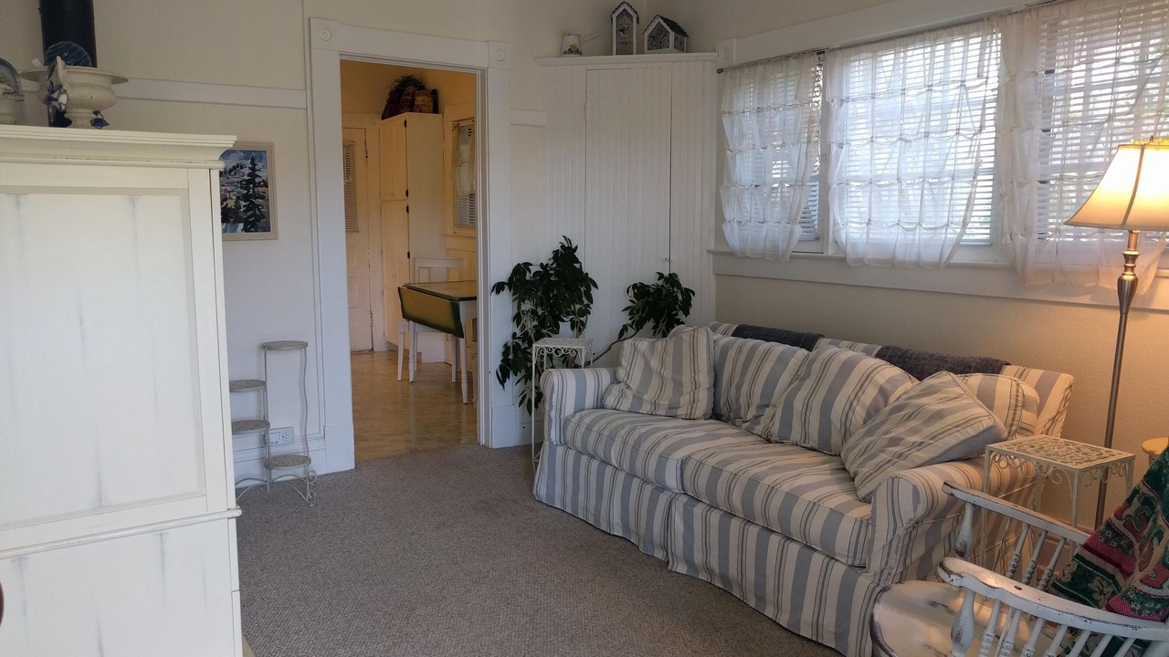 Photo of Livingroom in Manitou Springs Historic District