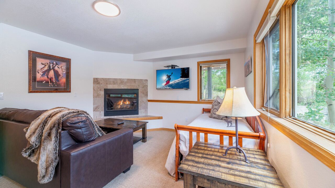 Photo of Livingroom in Keystone
