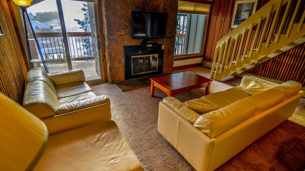 Photo of Bedroom in Peak 8