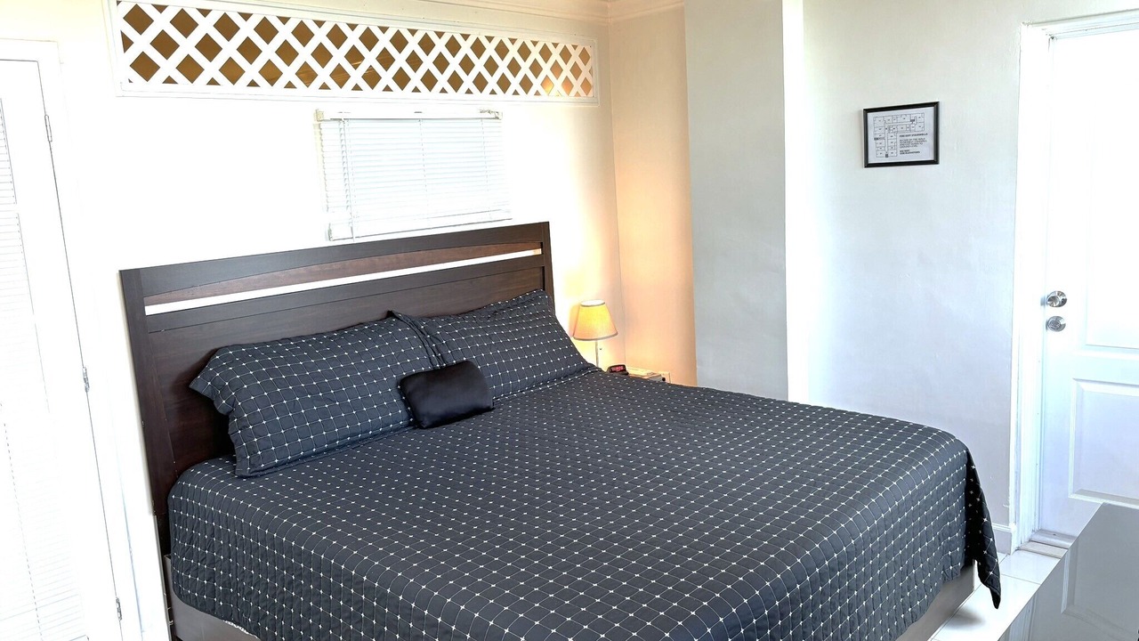 Photo of Bedroom in Galt Mile