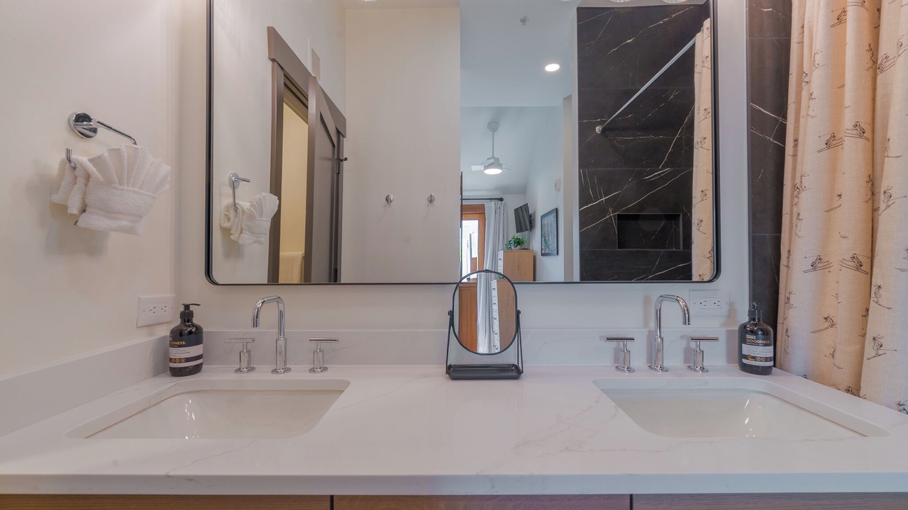 Photo of Bathroom in River Run