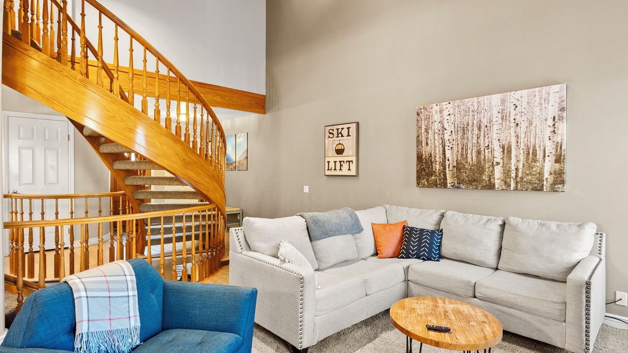 Photo of Livingroom in Cottonwood Heights