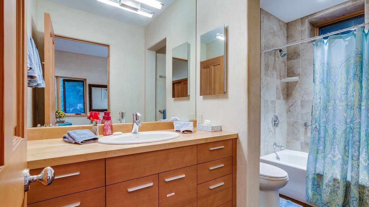 Photo of Bathroom in Knollwood