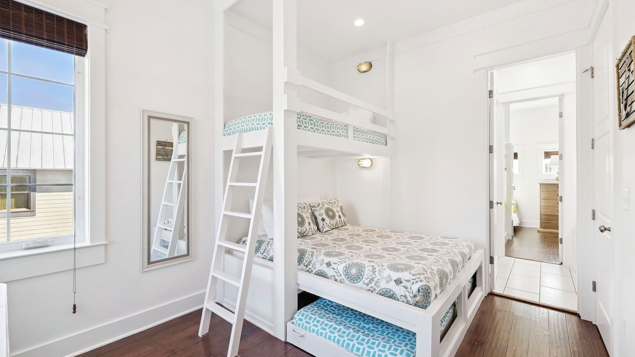 Photo of Bedroom in Seacrest Beach