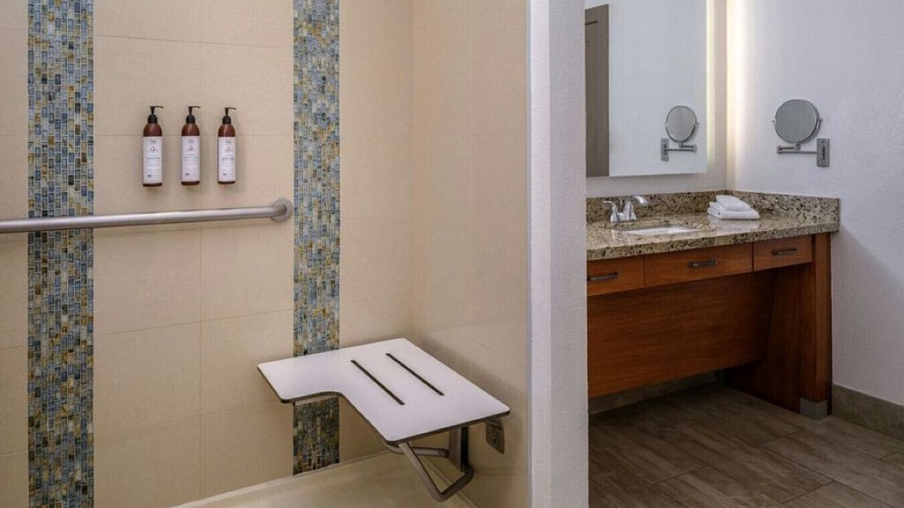 Photo of Bathroom in Peak 9